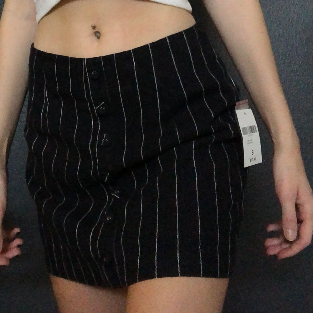 NWT Forever 21 black and white button front skirt